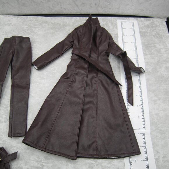 Tonner Tyler Wentworth Cognac Leather 3pc Set, for 16" Fashion Doll - Picture 4 of 12